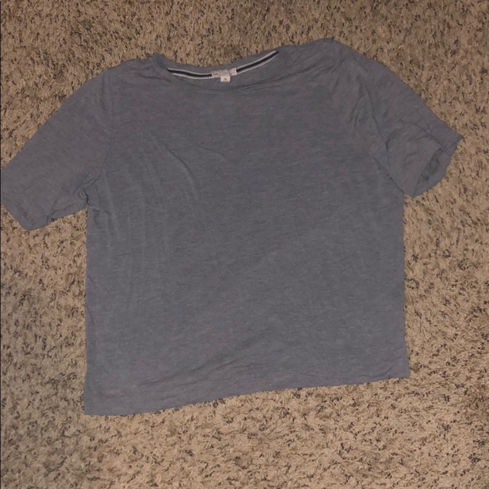 GAP gray t-shirt
